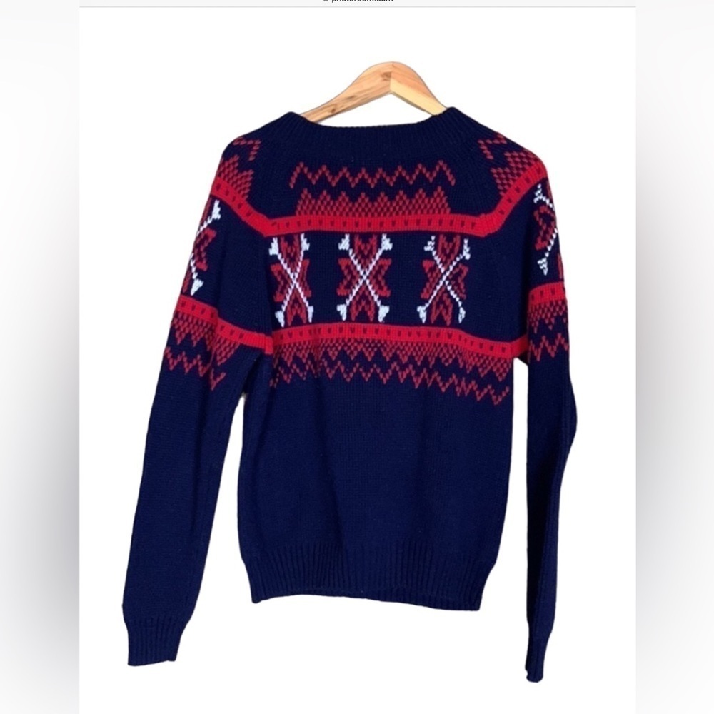 Vintage JC Penney Nordic / fair isle sweater Size Medium Blue, red and white